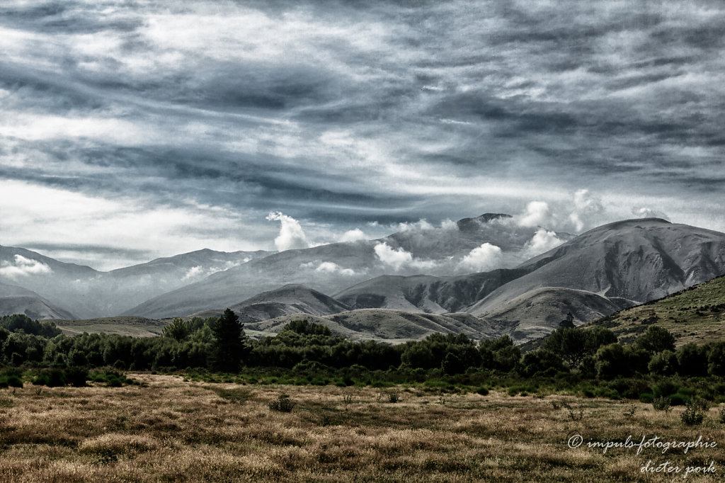 Between lake Pukaki and lake Tekapo 2