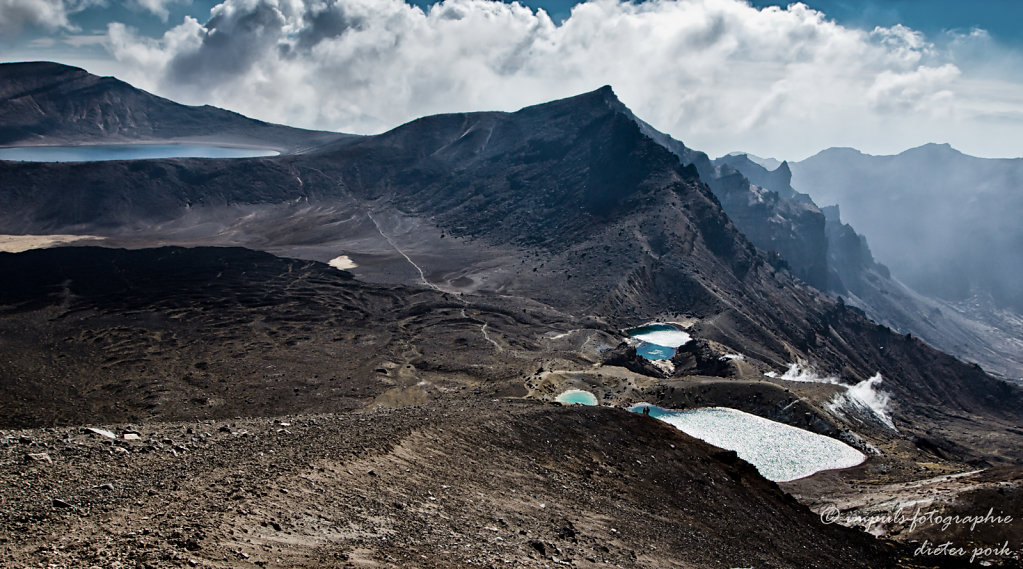 Emerald lakes an Blue lake