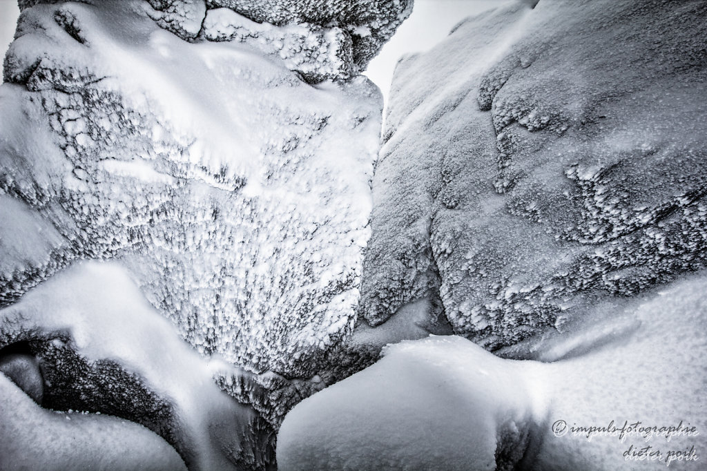 Icy rocks